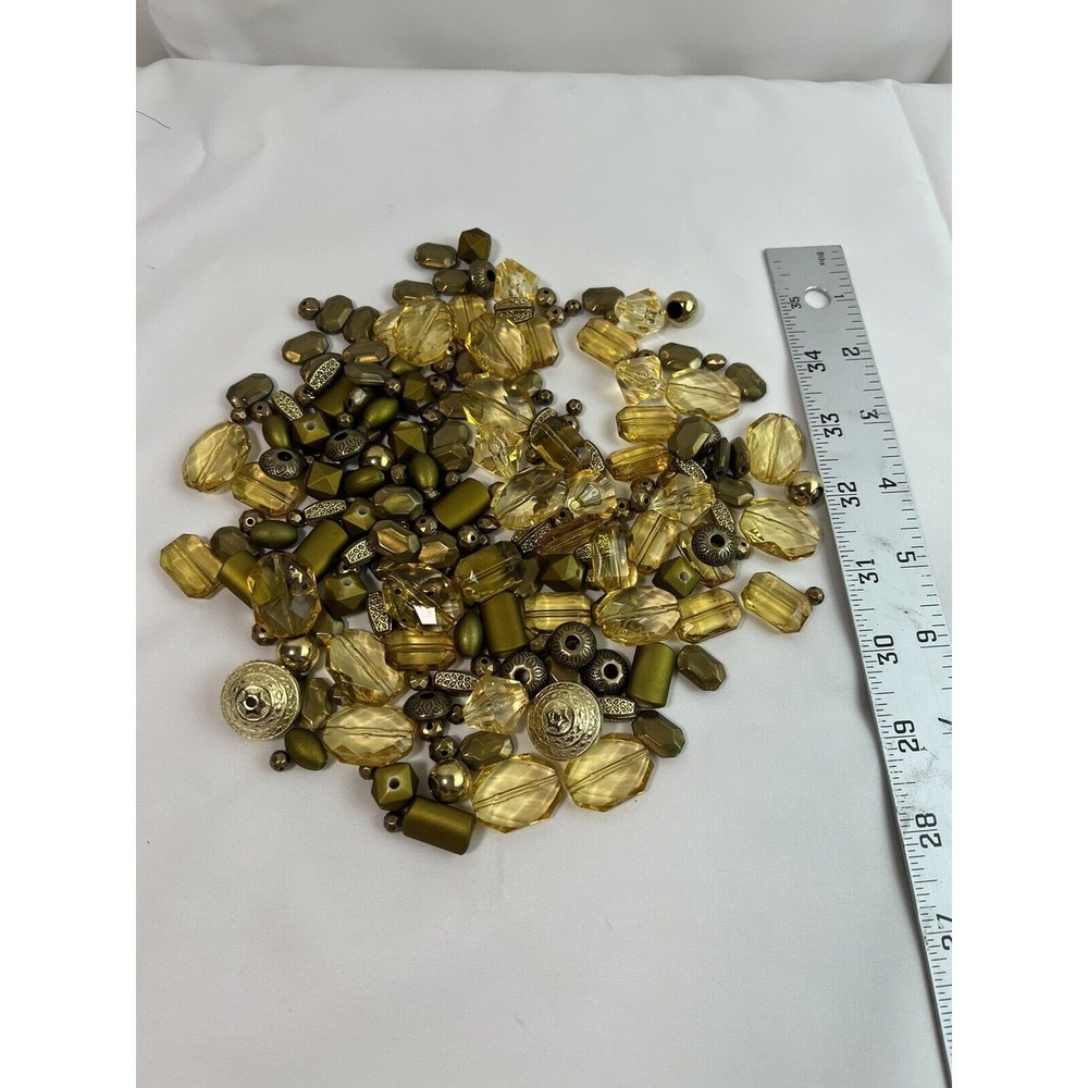 ASSORTED GOLDTONE/MOSS PLASTIC BEADS-100+BEADS -GREAT FOR JEWELRY DESIGNERS!!!! - Picture 2 of 8